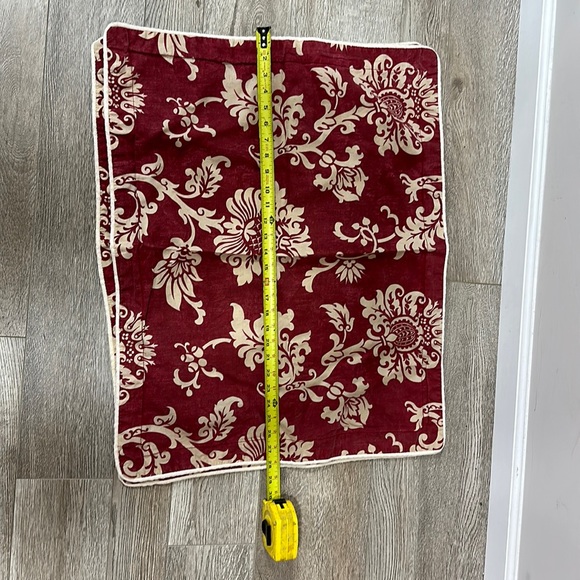 Used 2 decorative pillow cases. - Picture 1 of 2